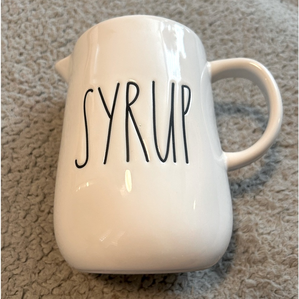 NWOT Rae Dunn Syrup dispenser